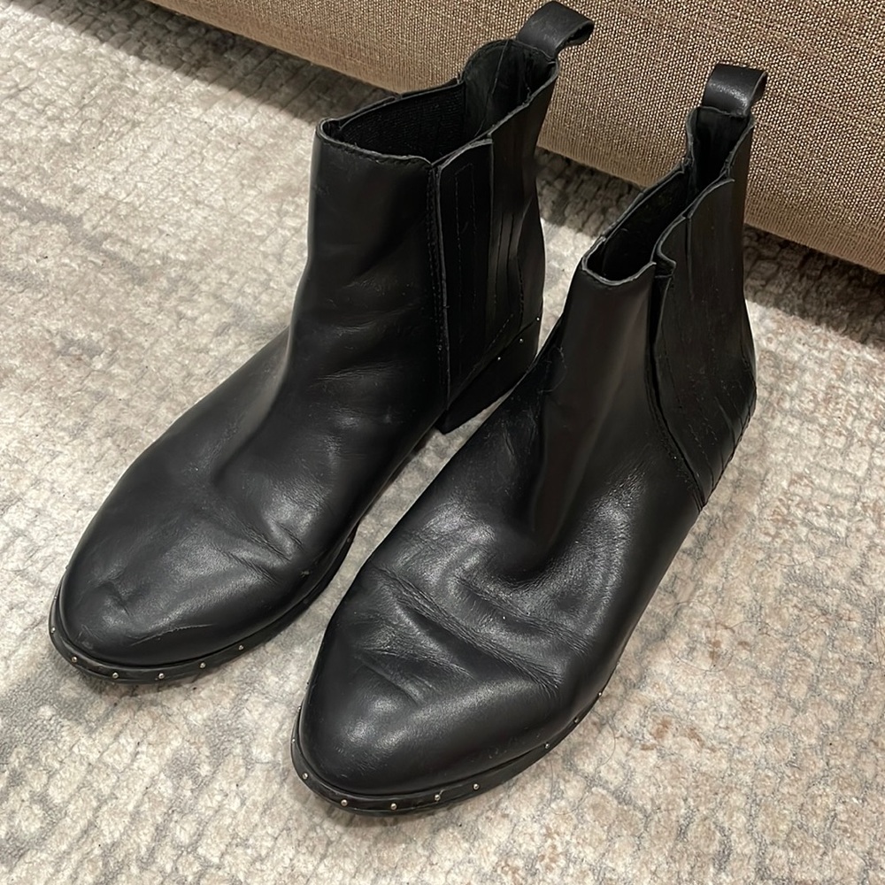 Steve Madden leather booties